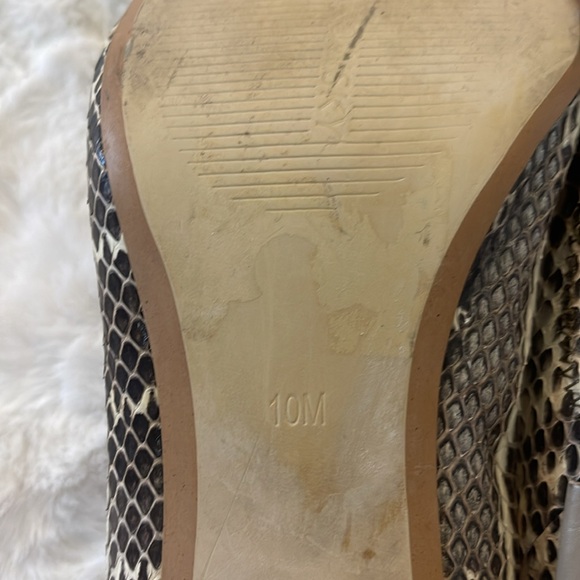 B Makowsky Heels - Picture 12 of 13